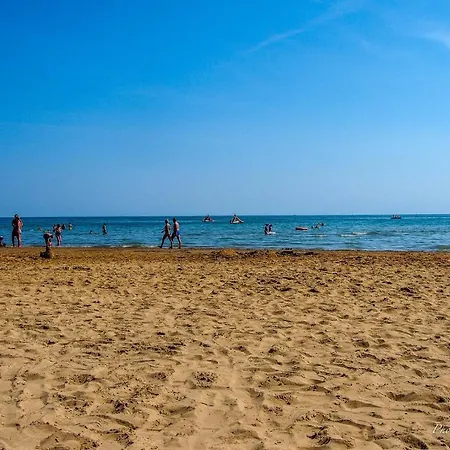 Bellissimo Trilocale In Condominio Fronte Mare