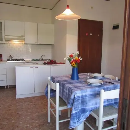 Bellissimo Trilocale In Condominio Fronte Mare * 비비오네