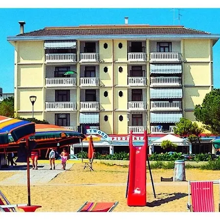 Bellissimo Trilocale In Condominio Fronte Mare *